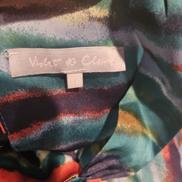 🔥Violet & Claire Water Color Halter Style top size medium - Picture 6 of 8